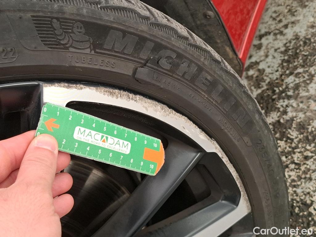  Volvo  V60 VOLVO  / 2018 / 5P / Break Recharge T6 340 Geartronic 8 R-Design #53