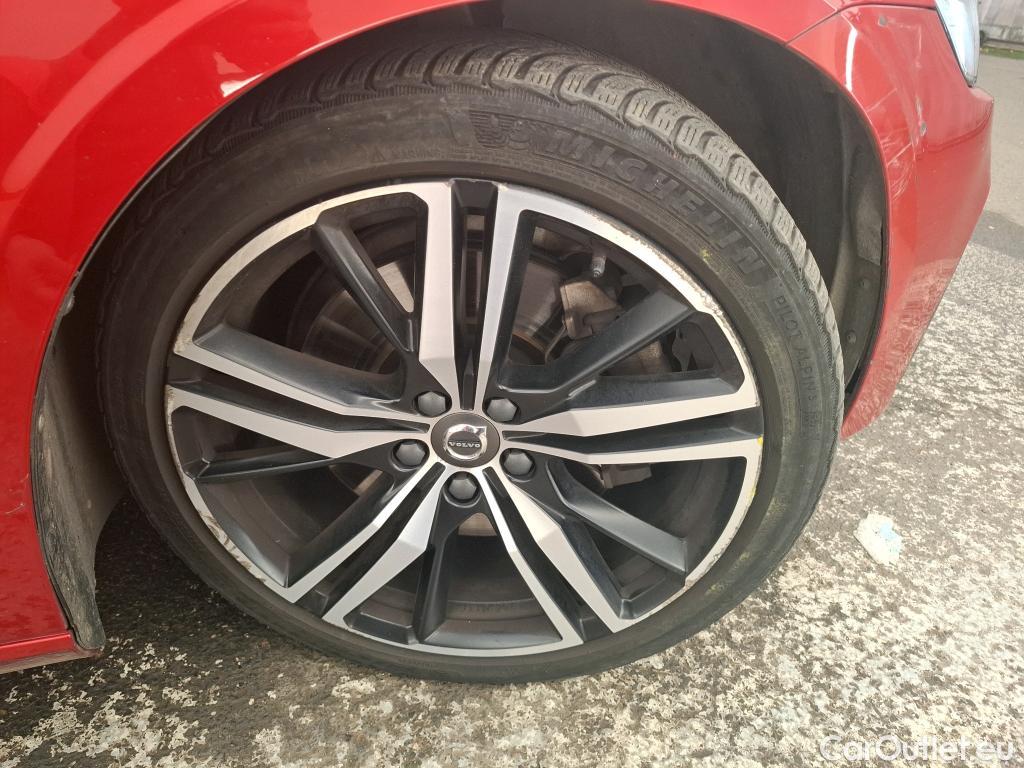 Volvo  V60 VOLVO  / 2018 / 5P / Break Recharge T6 340 Geartronic 8 R-Design #18