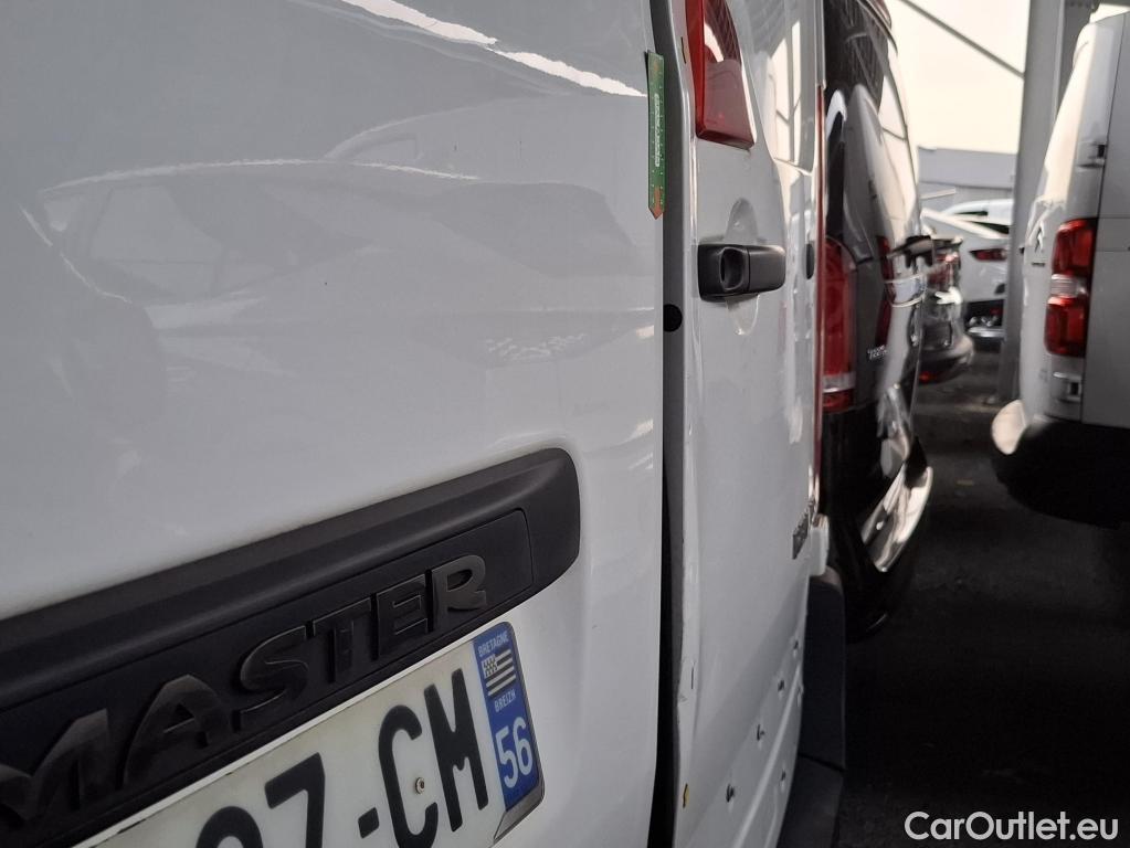  Renault  Master RENAULT  VU 4p Fourgon FG Cf Trac F3300 L2H2 dCi 130 Euro6 #37
