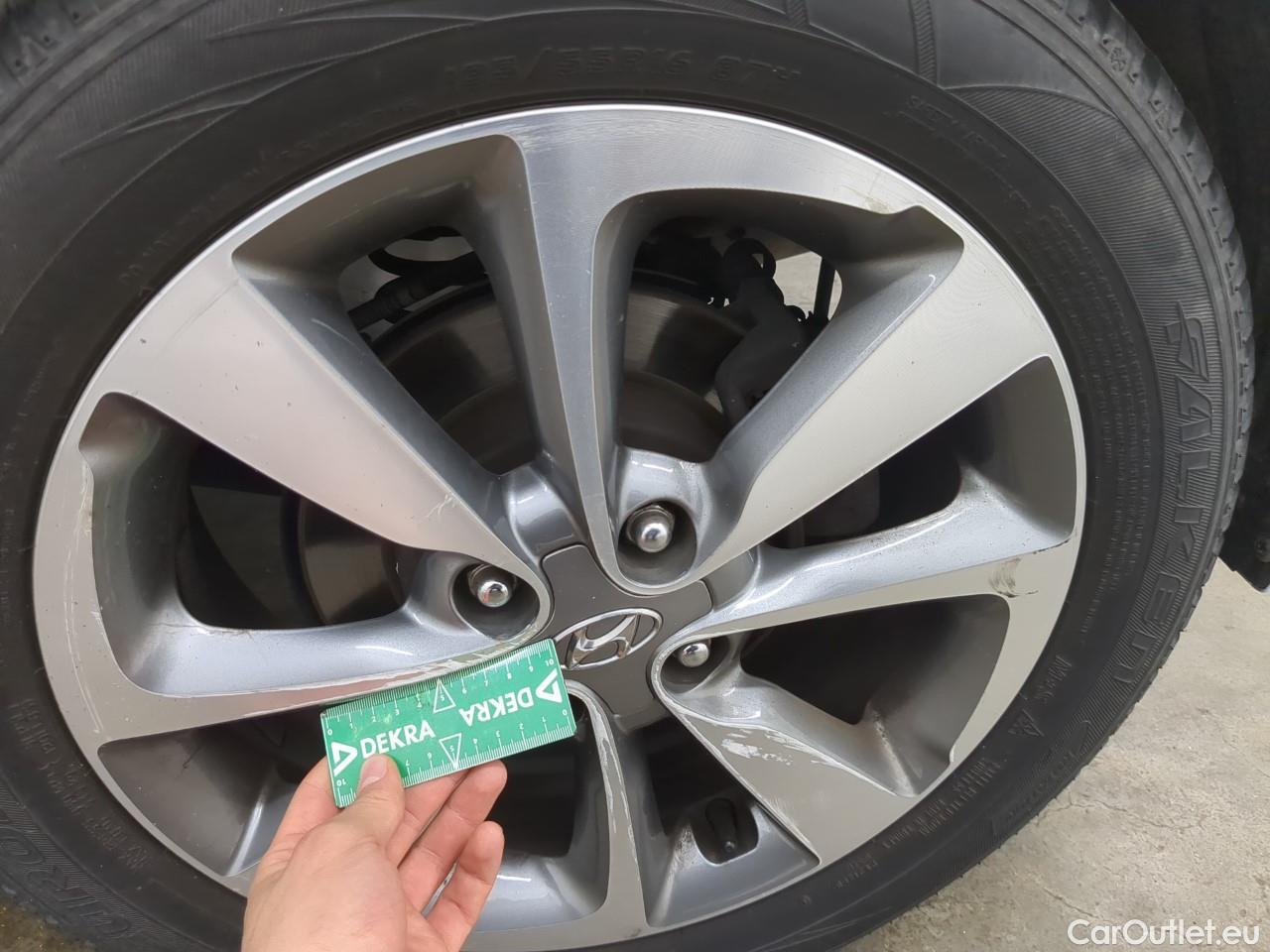  Hyundai  i20  5p Berline 1.1 CRDI 75 Edition #Navi / TRANSFO VP/VF #6