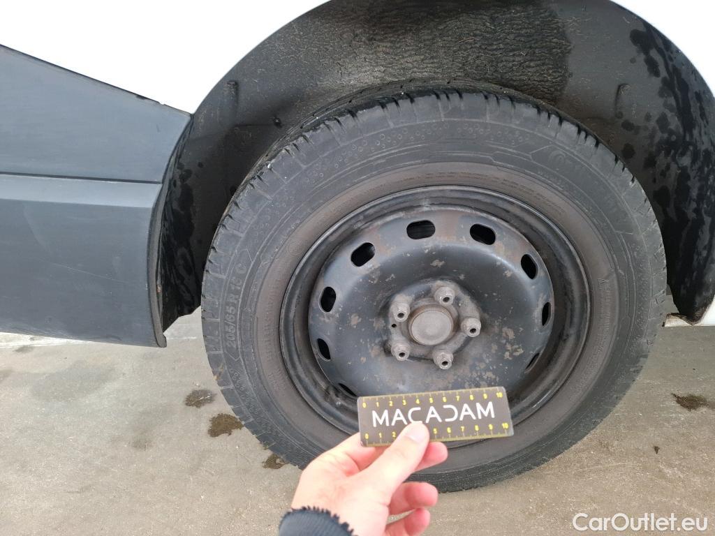  Renault  Trafic  Furgon Grand Confort L1H1 1000 1.6 dCi 125CV BVM6 E6 #29