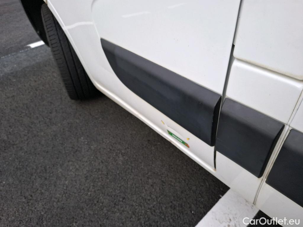  Renault  Master RENAULT  VU 4p Fourgon FG Cf Trac F3300 L2H2 dCi 130 Euro6 #52