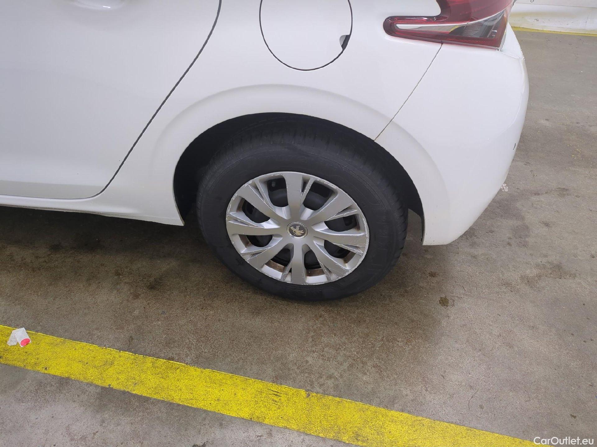  Peugeot  208  Affaire Premium Pack 1.5 HDi 100CV BVM5 E6dT #11