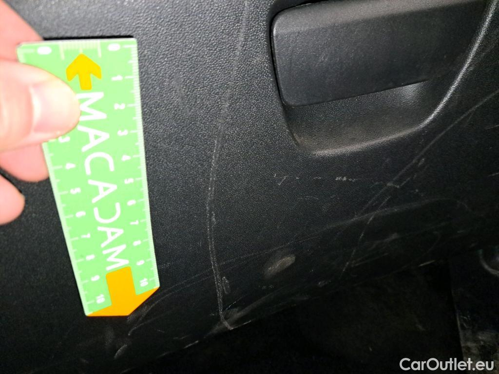  Peugeot  208  Affaire Pro 1.6 HDi 75CV BVM5 E6 #7