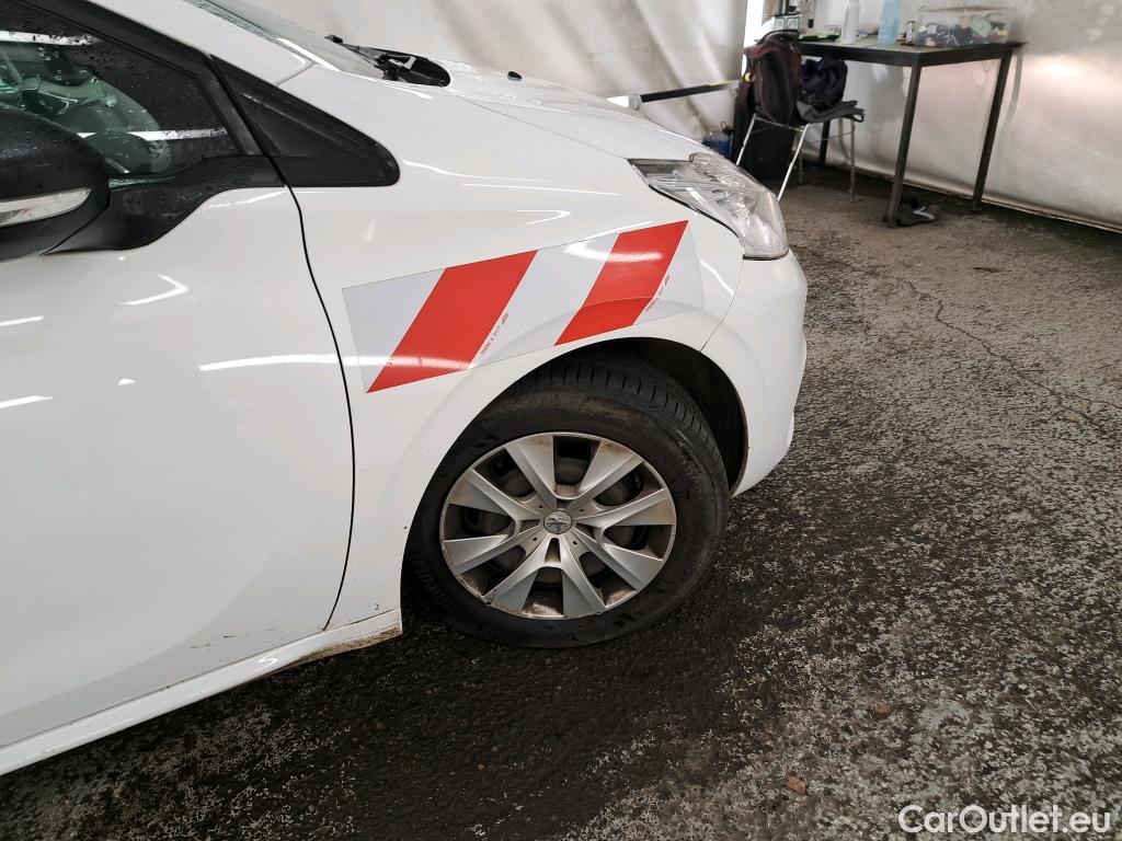  Peugeot  208  Affaire Pro 1.6 HDi 75CV BVM5 E6 #36