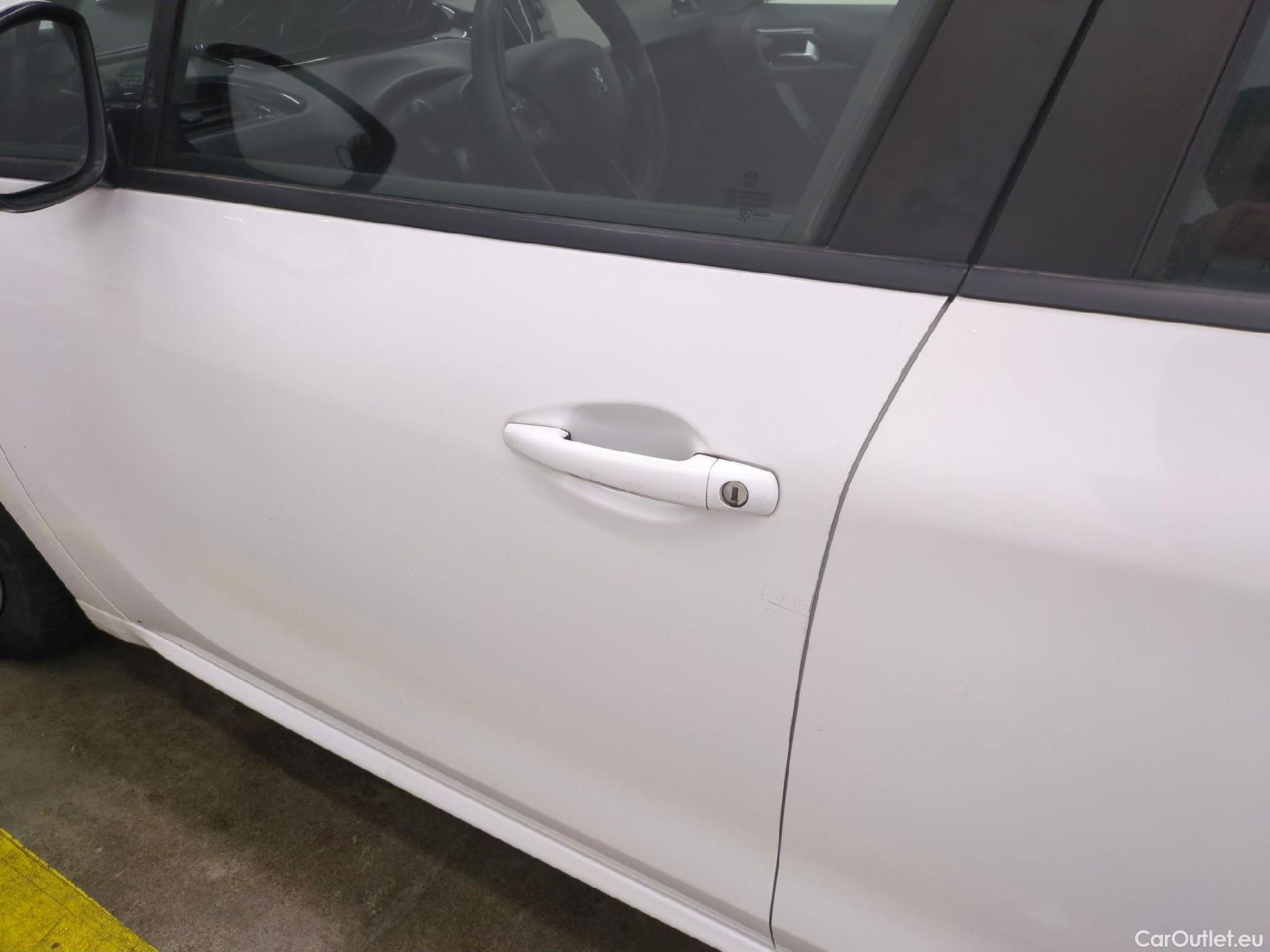  Peugeot  208  Affaire Premium Pack 1.5 HDi 100CV BVM5 E6dT #37