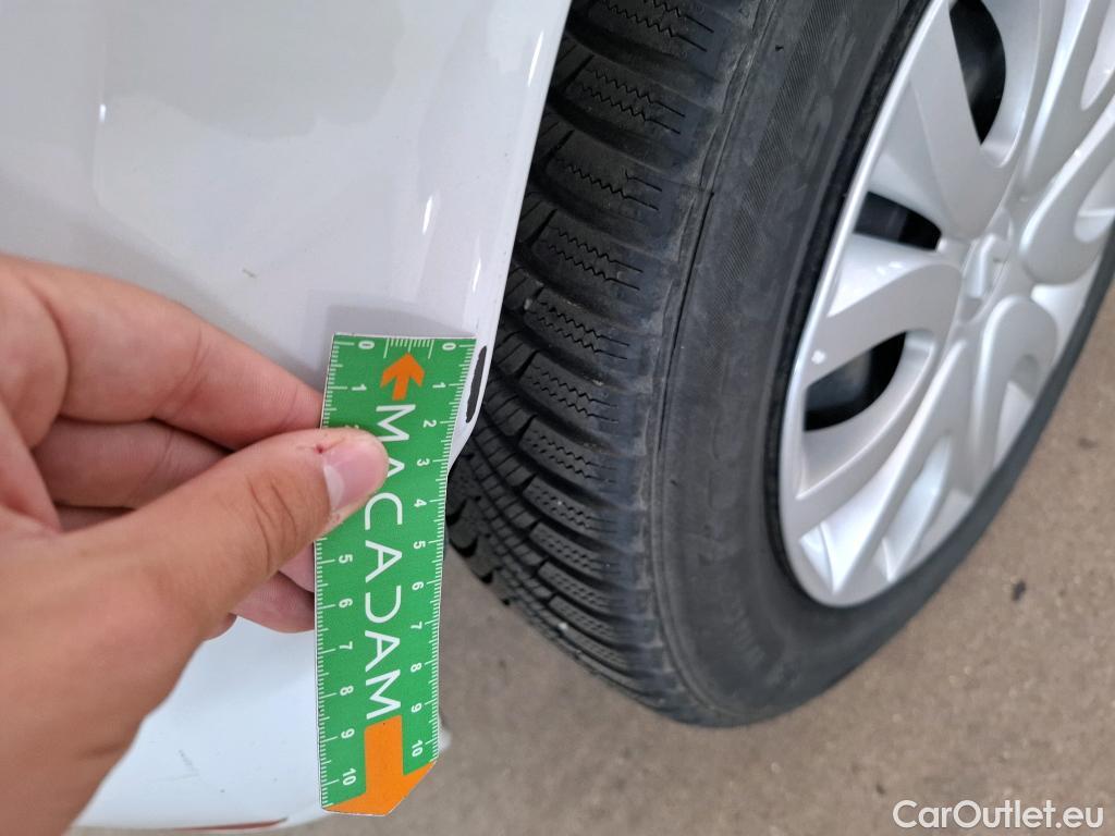  Renault  Clio  IV Air MediaNav 1.5 dCi 75CV BVM5 E6 #15