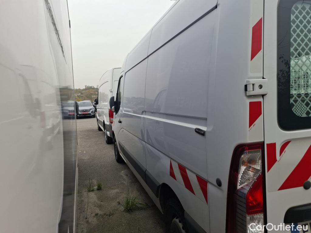  Renault  Master RENAULT  VU 4p Fourgon FG GCf Trac F3500 L2H2 Energy dCi 145 E6 #51