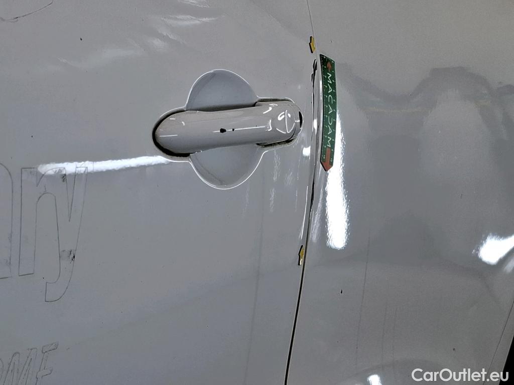  Renault  Clio  IV Air MediaNav 1.5 dCi 75CV BVM5 E6 #2