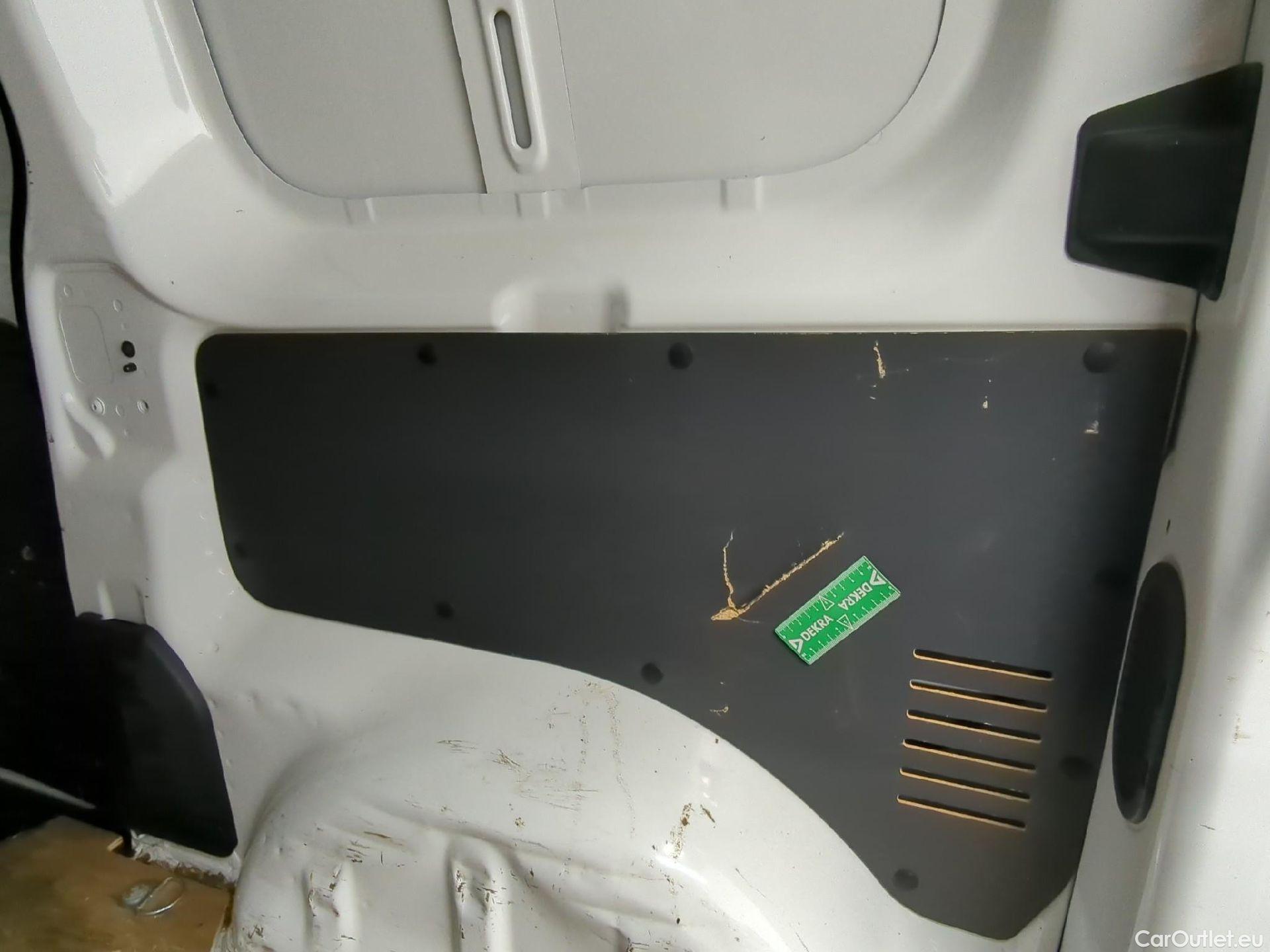  Peugeot  Expert  Fourgon Premium L2 2.0 HDi 120CV BVM6 E6 #16