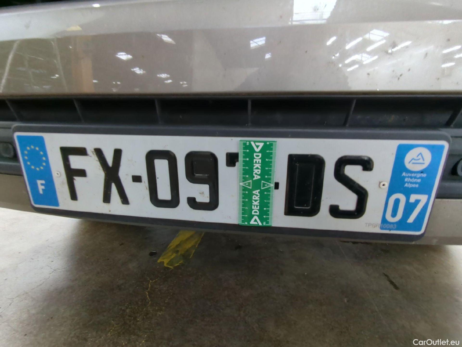  Volkswagen  Transporter VOLKSWAGEN  / 2019 / 4P / Fourgon tôlé 2.0 TDi 150 L1H1 Business Line Plus #1