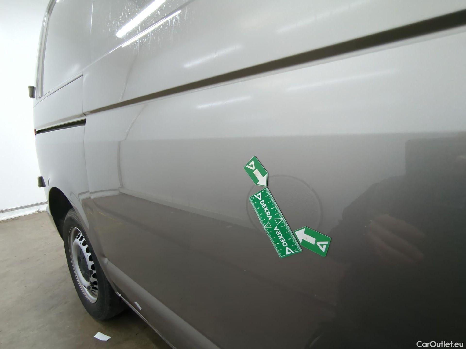  Volkswagen  Transporter VOLKSWAGEN  / 2019 / 4P / Fourgon tôlé 2.0 TDi 150 L1H1 Business Line Plus #4