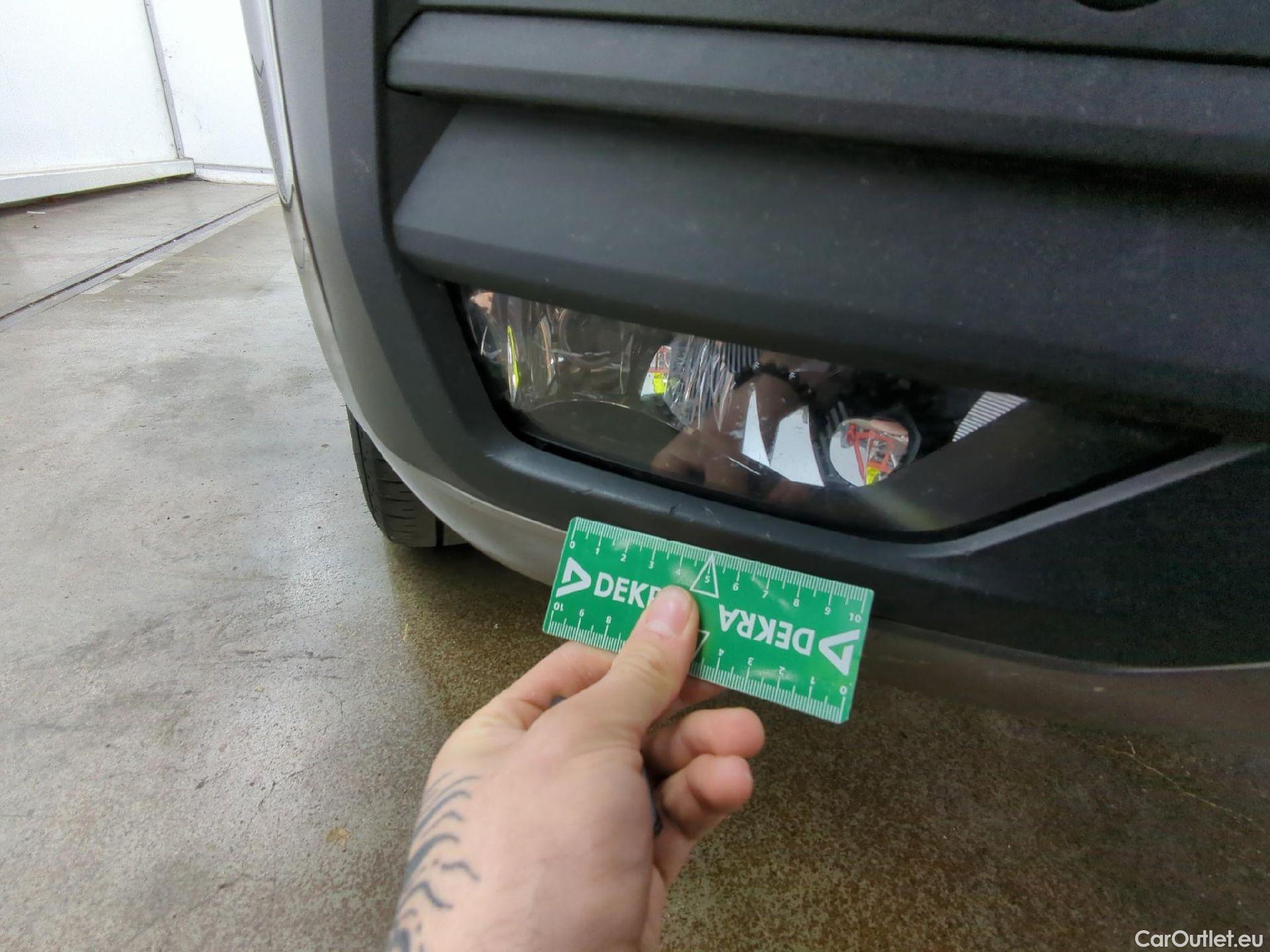  Volkswagen  Transporter VOLKSWAGEN  / 2019 / 4P / Fourgon tôlé 2.0 TDi 150 L1H1 Business Line Plus #8