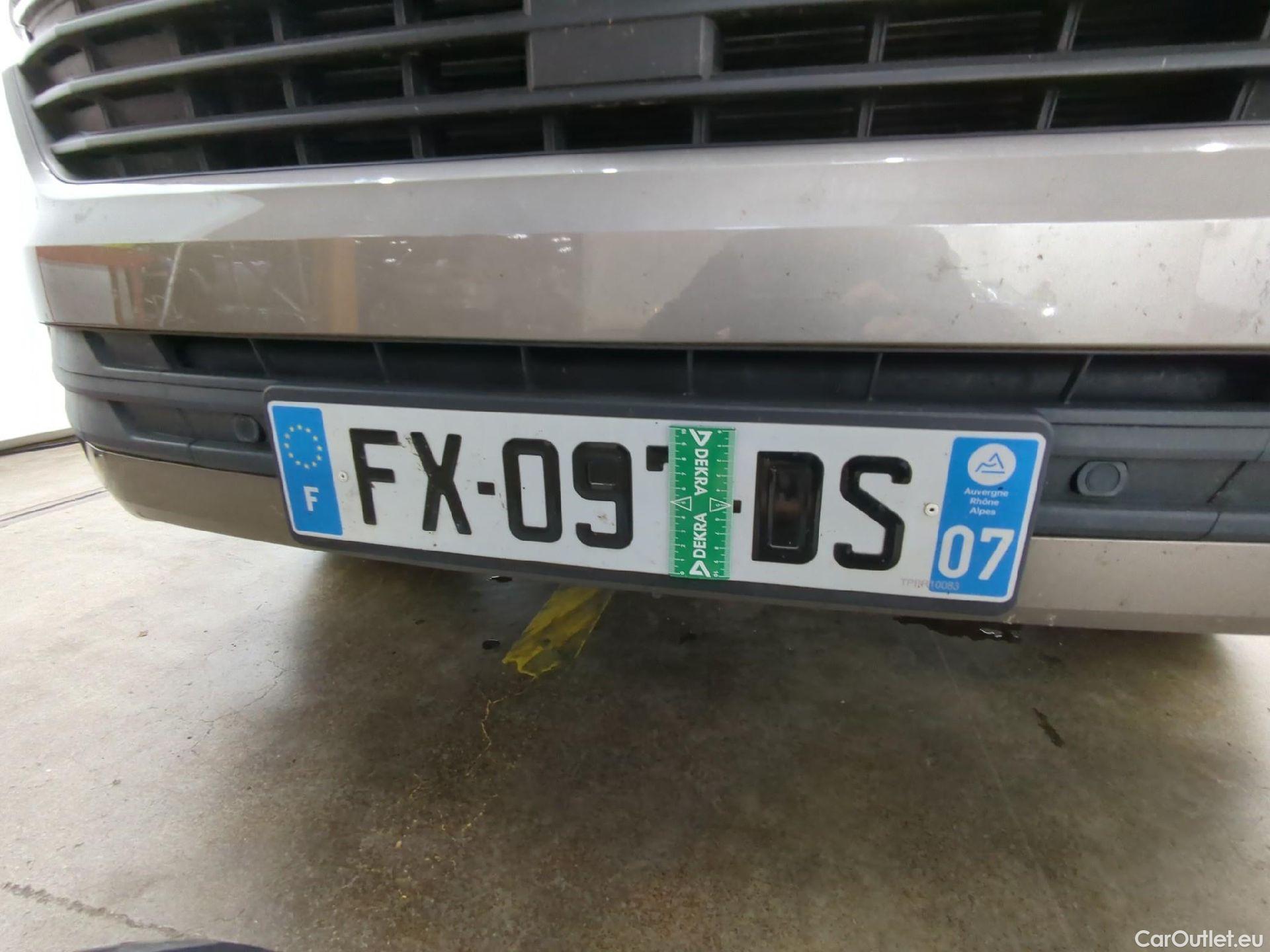  Volkswagen  Transporter VOLKSWAGEN  / 2019 / 4P / Fourgon tôlé 2.0 TDi 150 L1H1 Business Line Plus #2