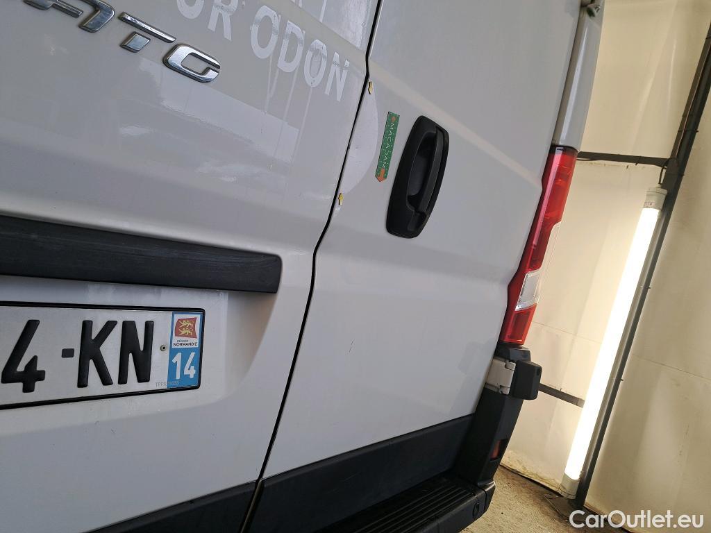  Fiat  Ducato FIAT  / 2014 / 4P / Fourgon tôlé 3.0 M H2 2.3 Multijet 120 Pack Pro Nav #2