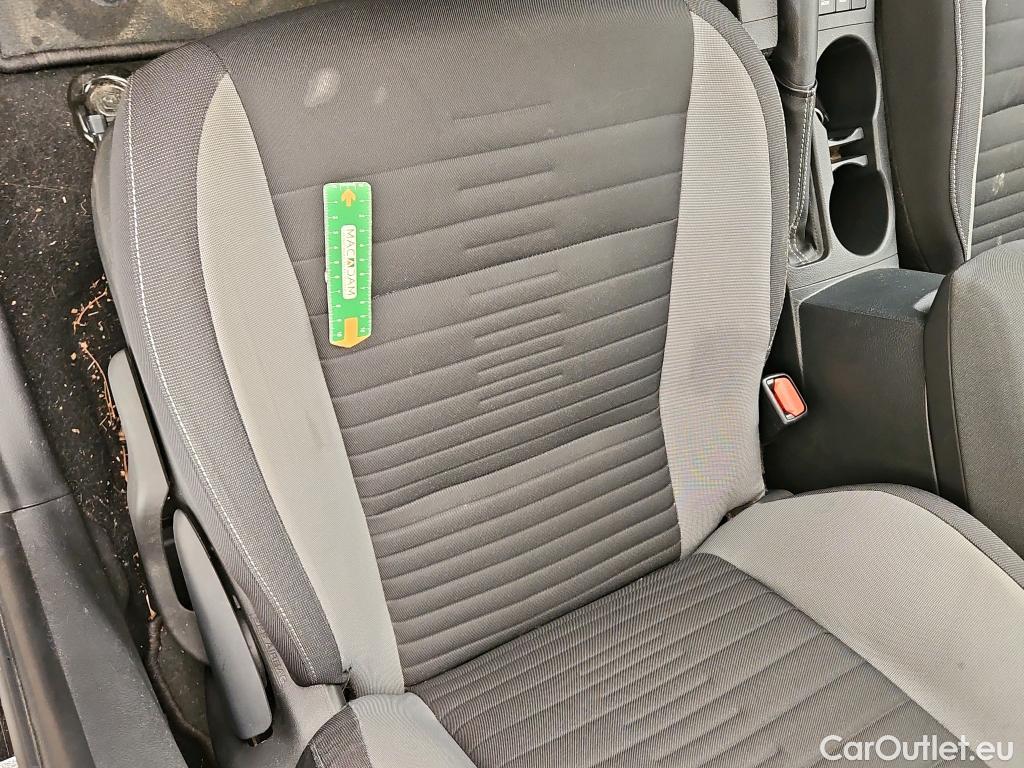  Toyota  Auris TOYOTA  5p BER 1.8 HYBRID 136 CVT AUTO DESIGN BUSINESS 5P #39