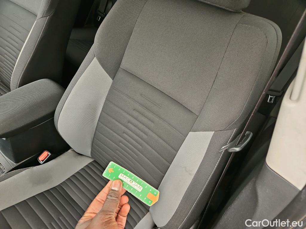  Toyota  Auris TOYOTA  5p BER 1.8 HYBRID 136 CVT AUTO DESIGN BUSINESS 5P #40