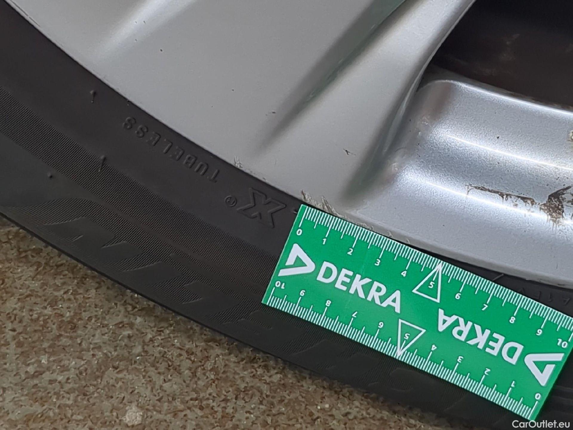  Toyota  RAV4 TOYOTA  Hybride / 2018 / 5P / SUV Hybride 2WD Dynamic Business St Hyb Acad #4