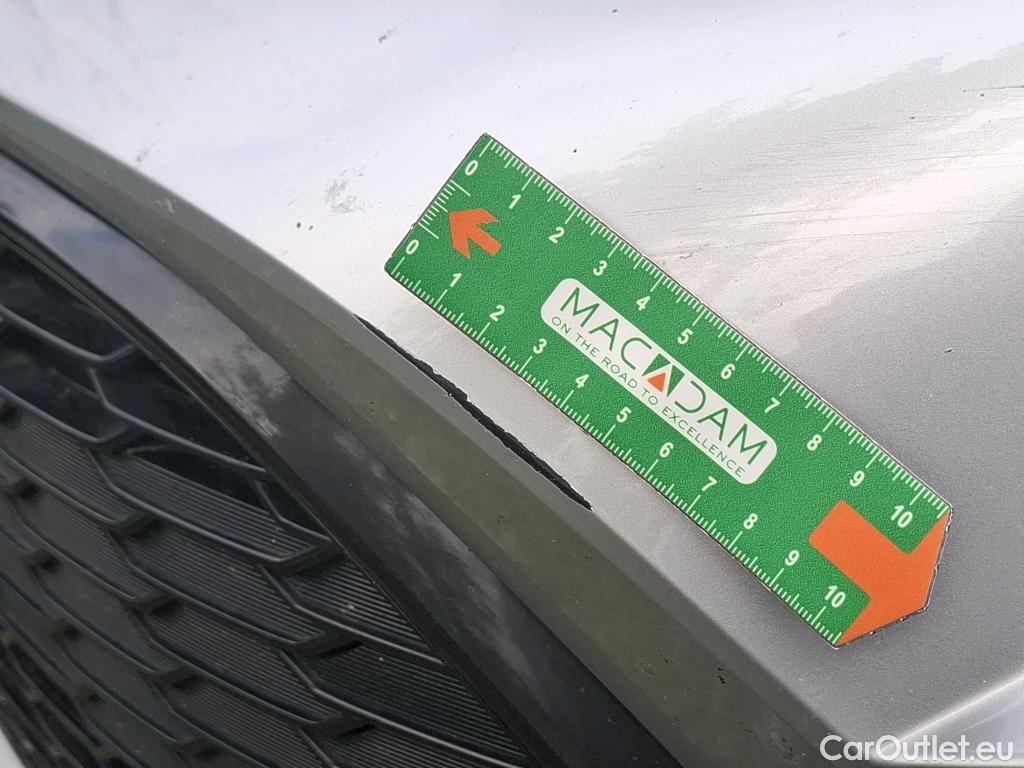  Toyota  Corolla TOYOTA  / 2018 / 5P / Berline Hybride 122h Dynamic Business Supp Lomb #3