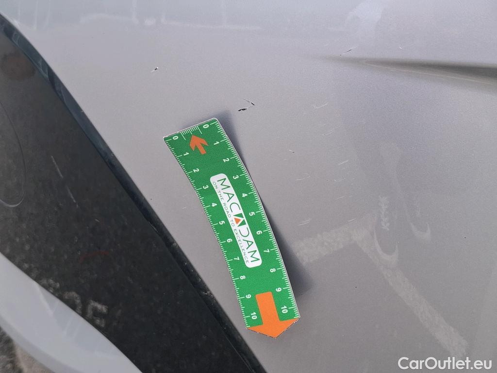  Toyota  Corolla TOYOTA  / 2018 / 5P / Berline Hybride 122h Dynamic Business Supp Lomb #10