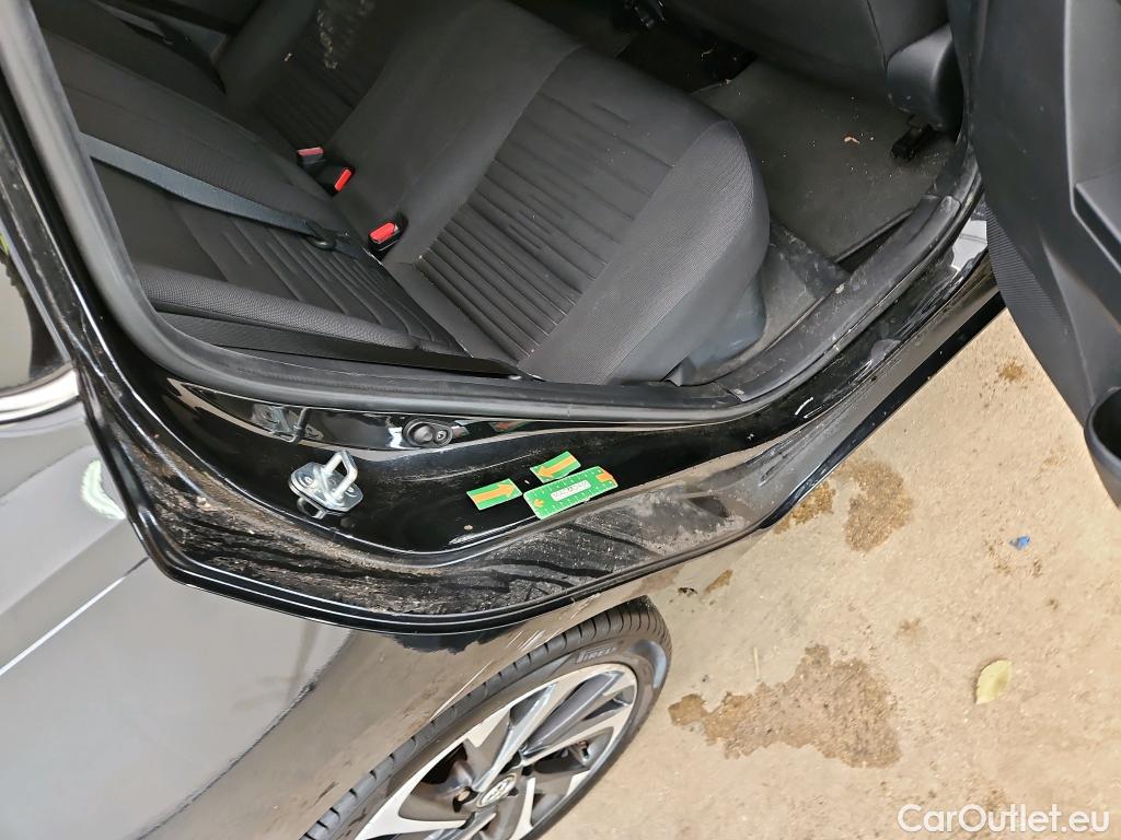  Toyota  Auris TOYOTA  5p BER 1.8 HYBRID 136 CVT AUTO DESIGN BUSINESS 5P #35