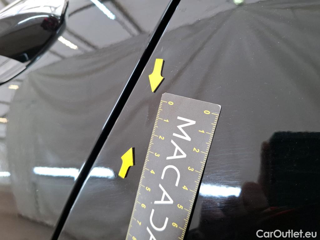  Mercedes  CLA-Klasse MERCEDES-BENZ CLA Coupe / 2019 / 4P / Coupé CLA 250 e AMG Line #4