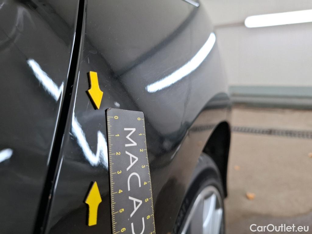  Mercedes  CLA-Klasse MERCEDES-BENZ CLA Coupe / 2019 / 4P / Coupé CLA 250 e AMG Line #3