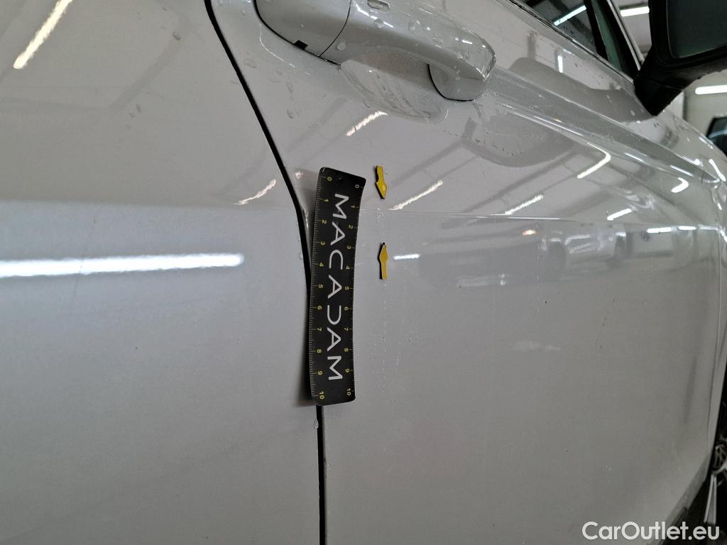  Volkswagen  Tiguan VOLKSWAGEN  / 2016 / 5P / SUV 1.5 TSI 150 EVO DSG7 Carat #26