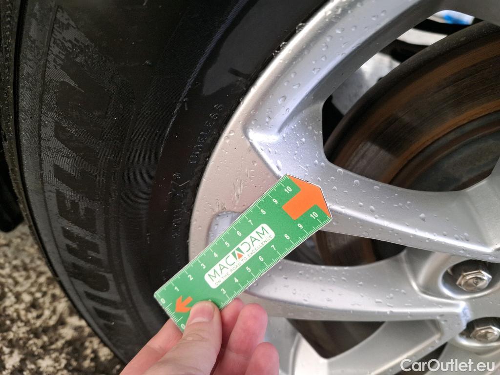  Ford  Kuga FORD  / 2019 / 5P / SUV 2.5 190 hybrid Flexifuel Pshift Titanium #13