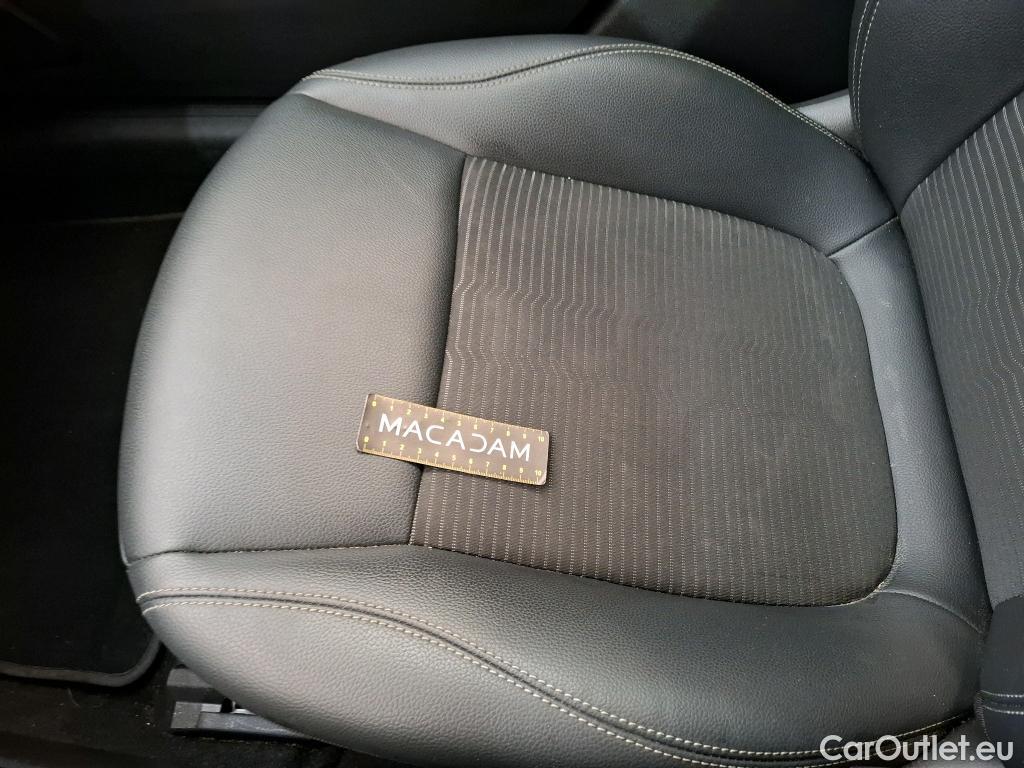  Mercedes  CLA-Klasse MERCEDES-BENZ CLA Coupe / 2019 / 4P / Coupé CLA 180 d Business Line #5