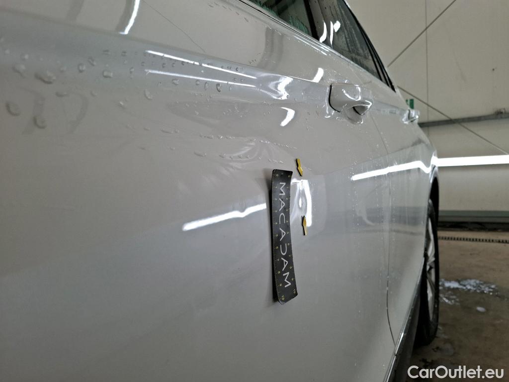  Volkswagen  Tiguan VOLKSWAGEN  / 2016 / 5P / SUV 1.5 TSI 150 EVO DSG7 Carat #24