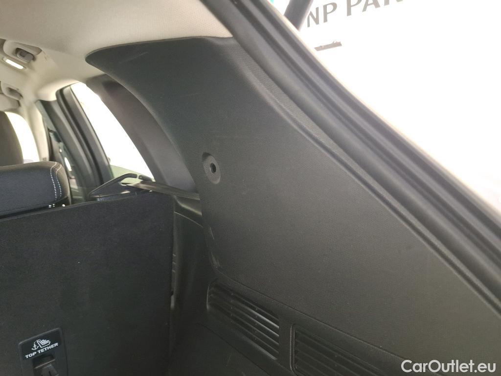  Ford  Kuga FORD  / 2019 / 5P / SUV 2.5 190 hybrid Flexifuel Pshift Titanium #3