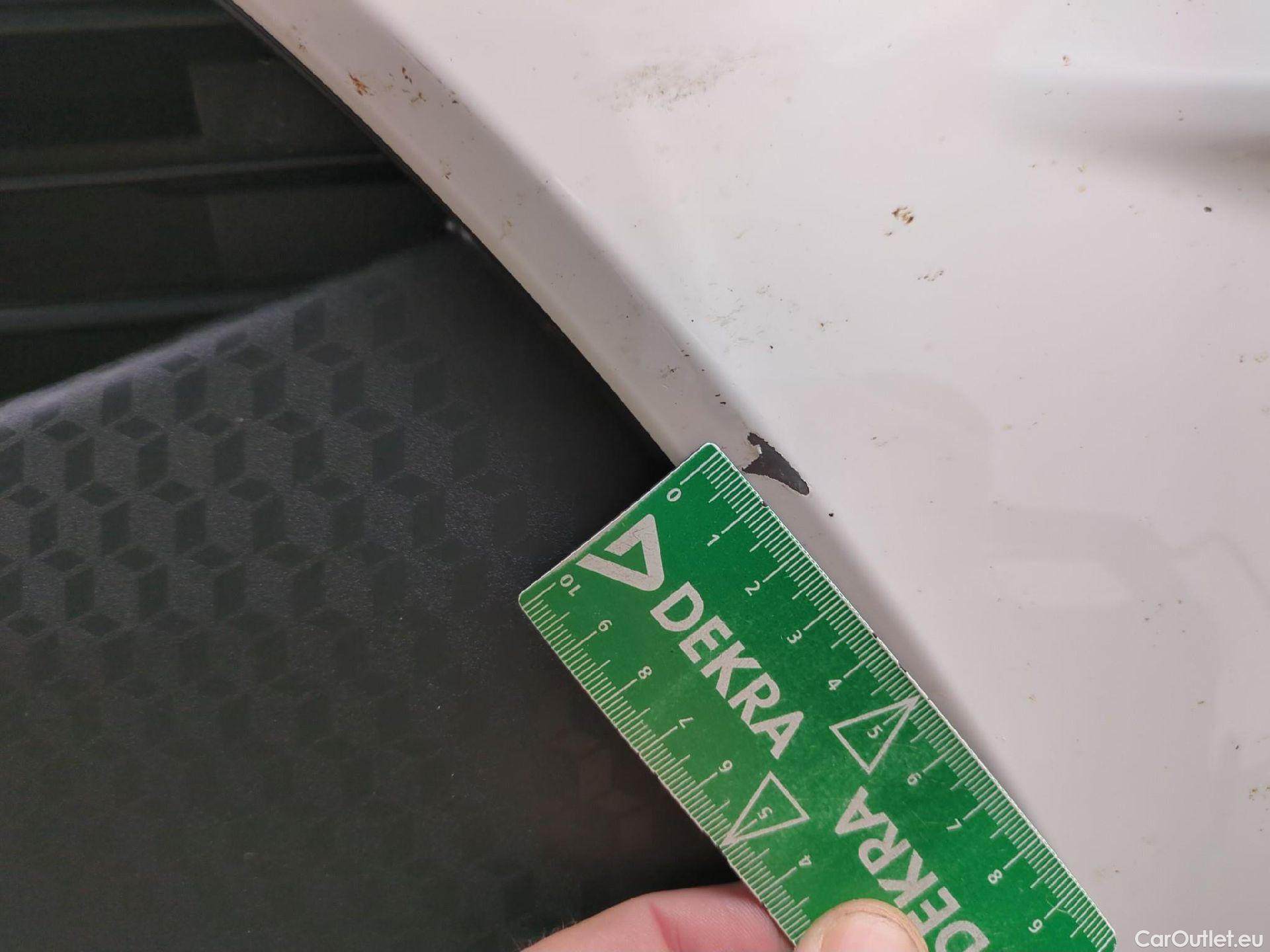  Toyota  Yaris TOYOTA  Hybride / 2019 / 5P / Berline Hybride 116h Dynamic Business Stage Acad #9