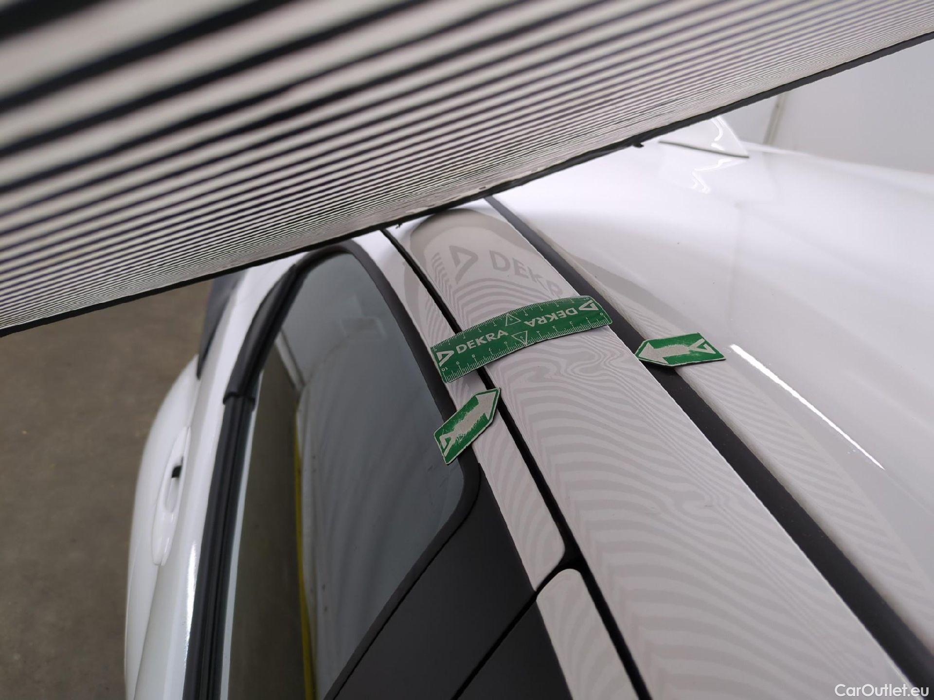  Toyota  Yaris TOYOTA  Hybride / 2019 / 5P / Berline Hybride 116h Dynamic Business Stage Acad #14