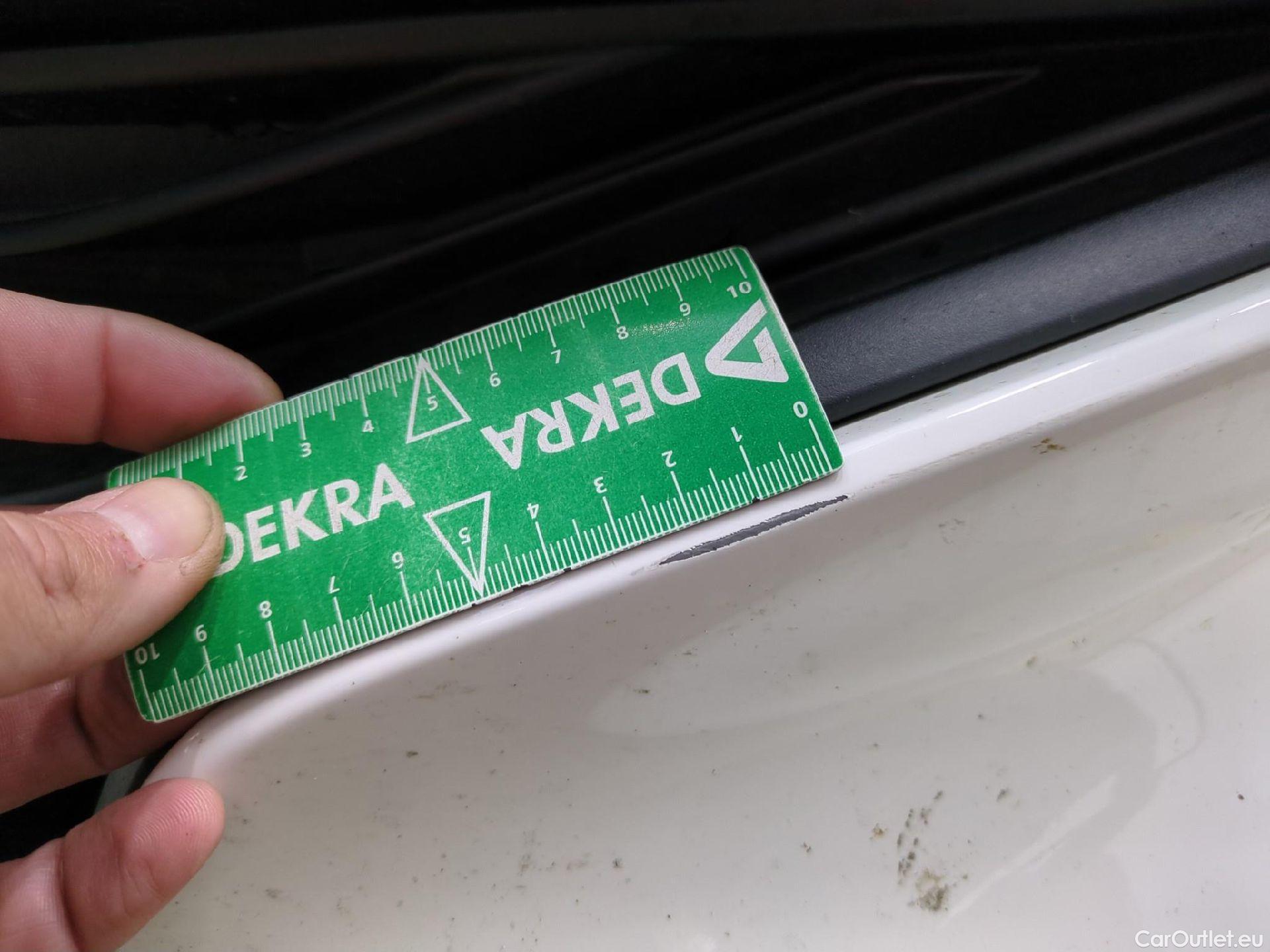  Toyota  Yaris TOYOTA  Hybride / 2019 / 5P / Berline Hybride 116h Dynamic Business Stage Acad #7