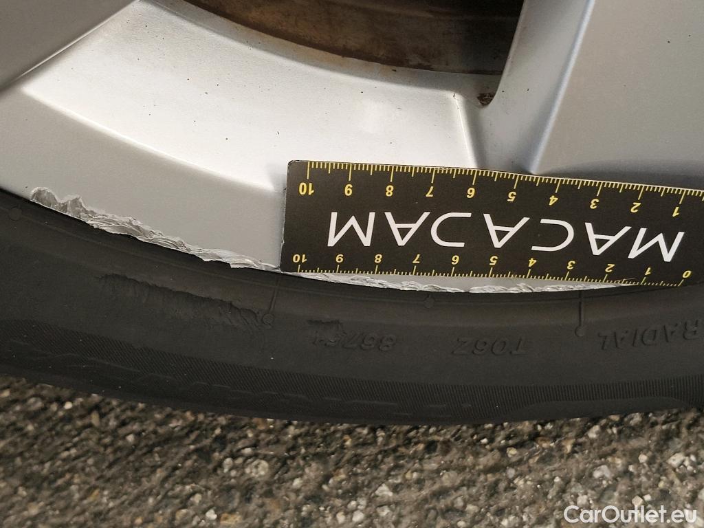  Volkswagen  Golf  VOLKSWAGEN / 2020 / 5P / Berline 2.0 TDI SCR 150 DSG7 Life Busi 1st #25