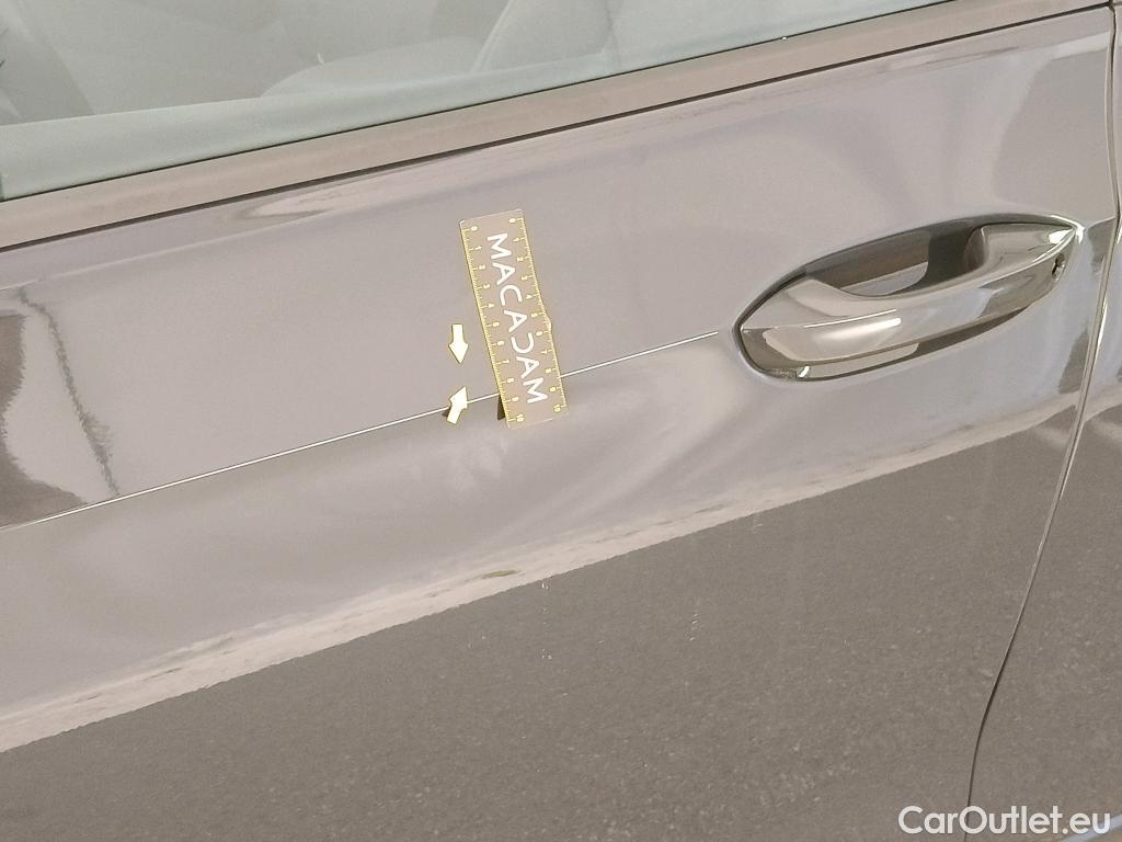  Volkswagen  Golf  VOLKSWAGEN / 2020 / 5P / Berline 2.0 TDI SCR 150 DSG7 Life Busi 1st #20