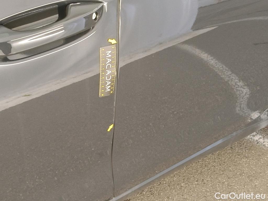  Volkswagen  Golf  VOLKSWAGEN / 2020 / 5P / Berline 2.0 TDI SCR 150 DSG7 Life Busi 1st #17