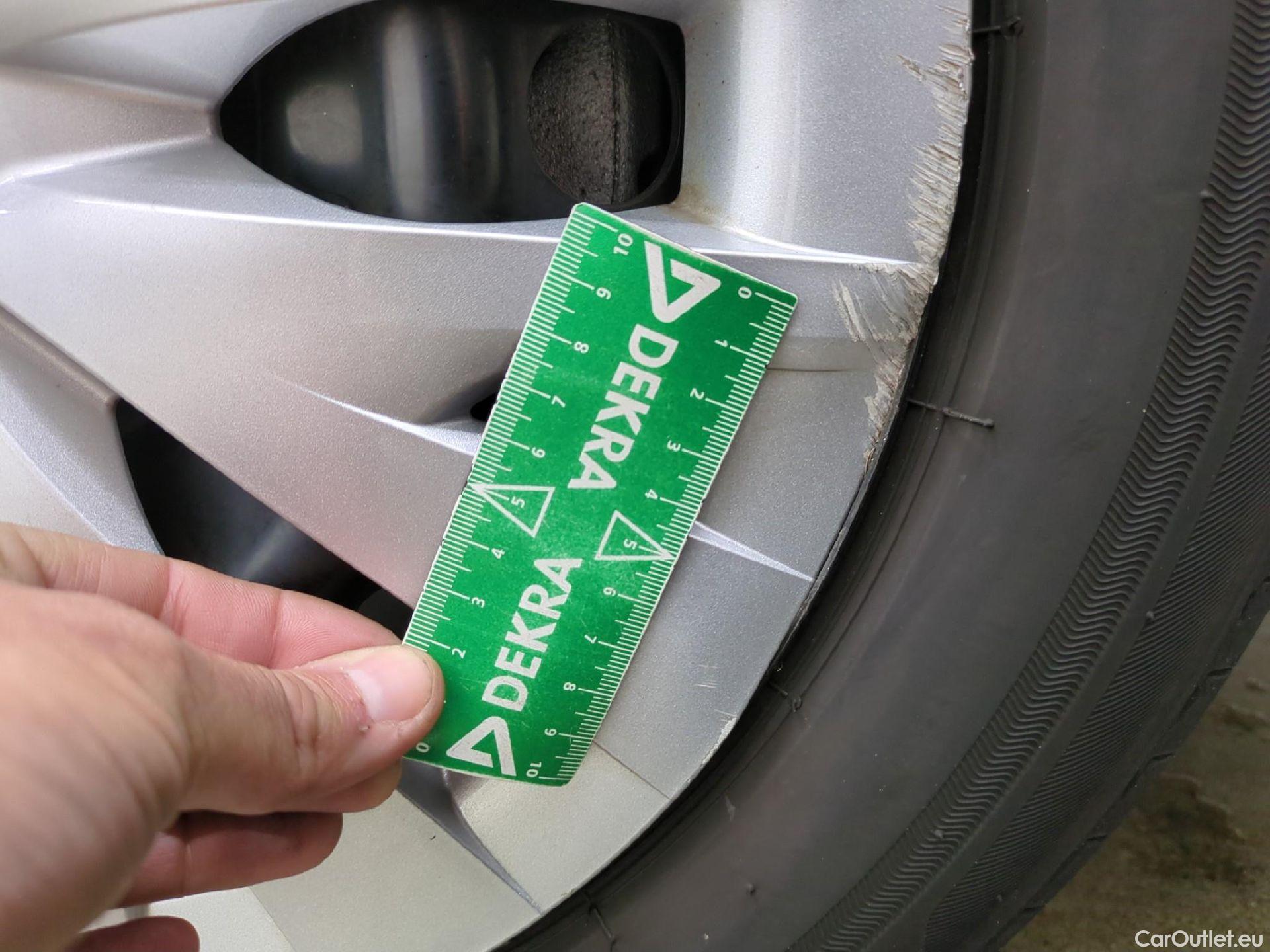  Toyota  Yaris TOYOTA  Hybride / 2019 / 5P / Berline Hybride 116h Dynamic Business Stage Acad #6