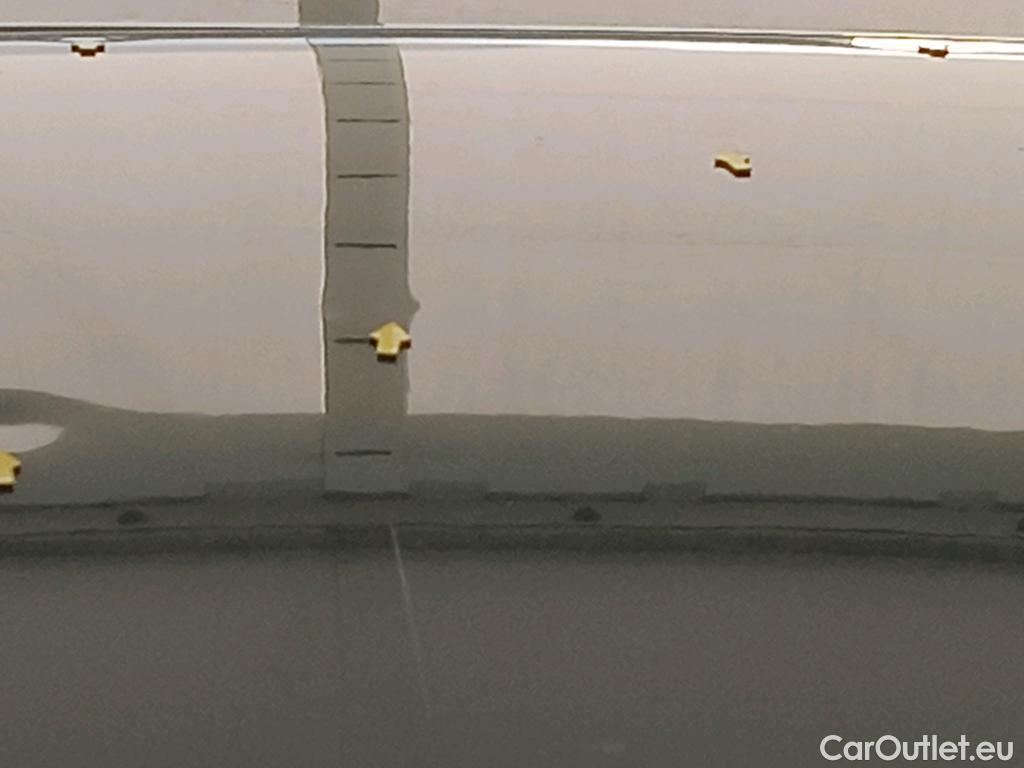  Volkswagen  Golf  VOLKSWAGEN / 2020 / 5P / Berline 2.0 TDI SCR 150 DSG7 Life Busi 1st #8