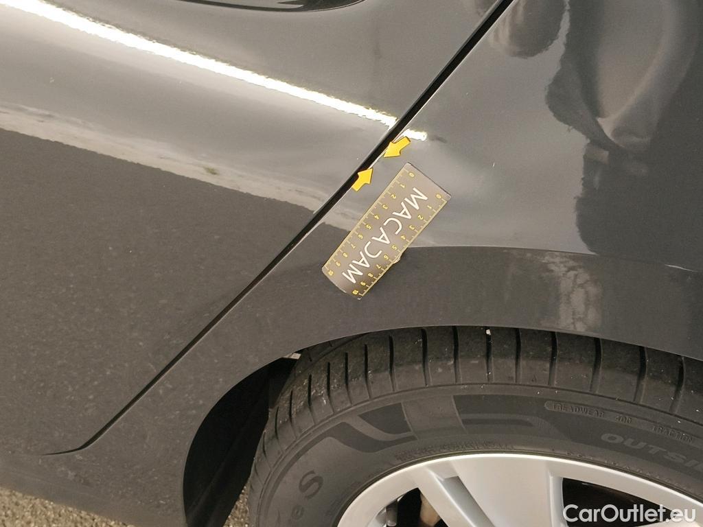  Volkswagen  Golf  VOLKSWAGEN / 2020 / 5P / Berline 2.0 TDI SCR 150 DSG7 Life Busi 1st #47