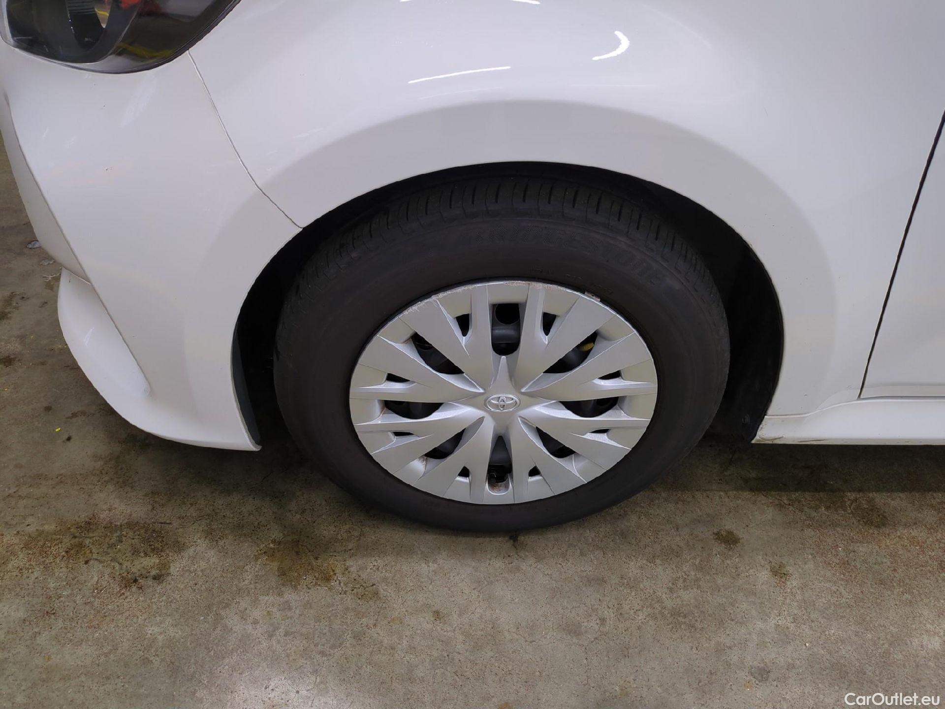  Toyota  Yaris TOYOTA  Hybride / 2019 / 5P / Berline Hybride 116h Dynamic Business Stage Acad #1