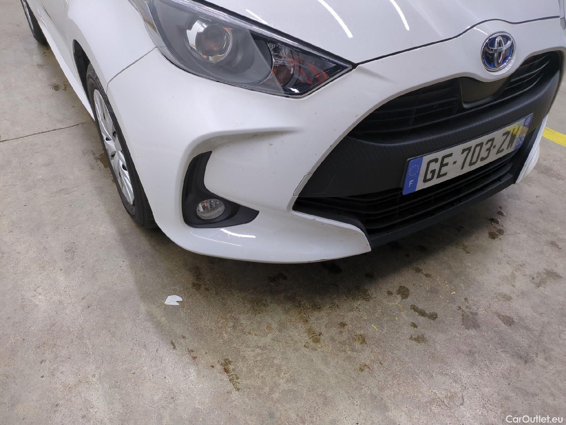  Toyota  Yaris TOYOTA  Hybride / 2019 / 5P / Berline Hybride 116h Dynamic Business Stage Acad #8