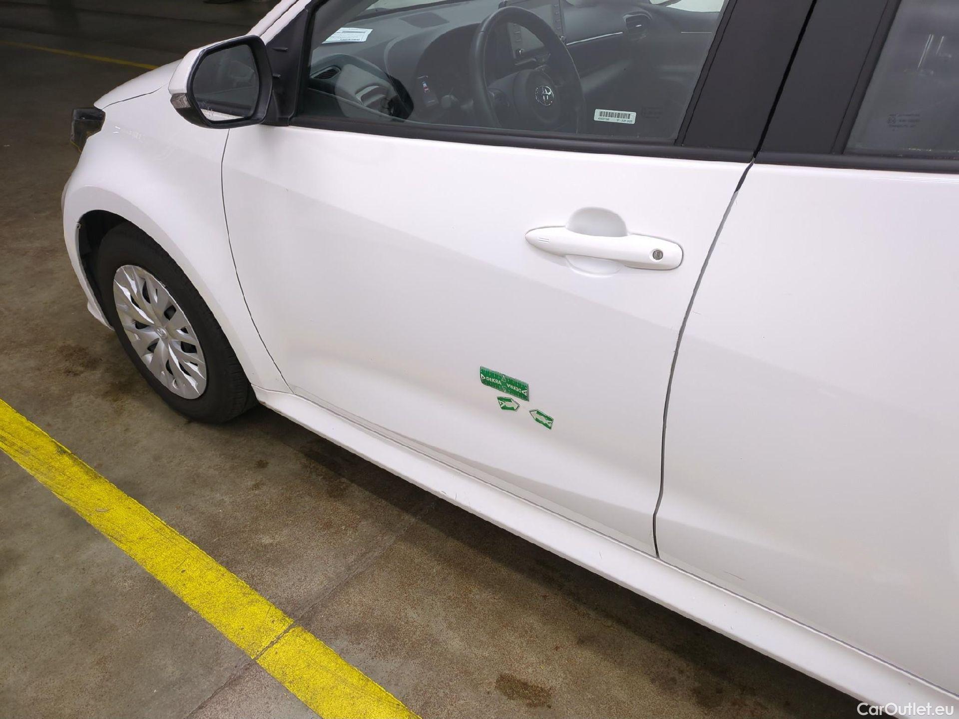  Toyota  Yaris TOYOTA  Hybride / 2019 / 5P / Berline Hybride 116h Dynamic Business Stage Acad #11