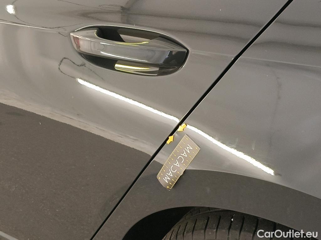  Volkswagen  Golf  VOLKSWAGEN / 2020 / 5P / Berline 2.0 TDI SCR 150 DSG7 Life Busi 1st #48