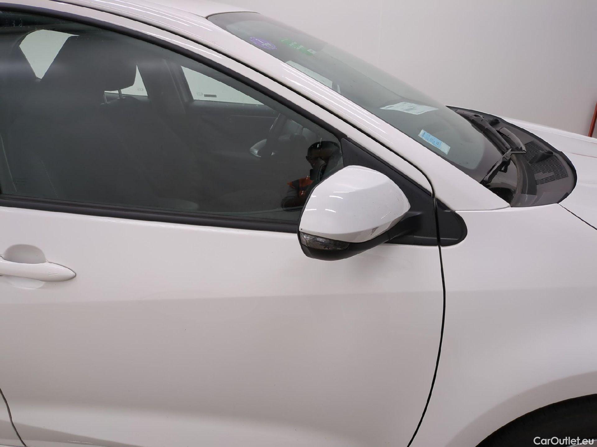  Toyota  Yaris TOYOTA  Hybride / 2019 / 5P / Berline Hybride 116h Dynamic Business Stage Acad #17