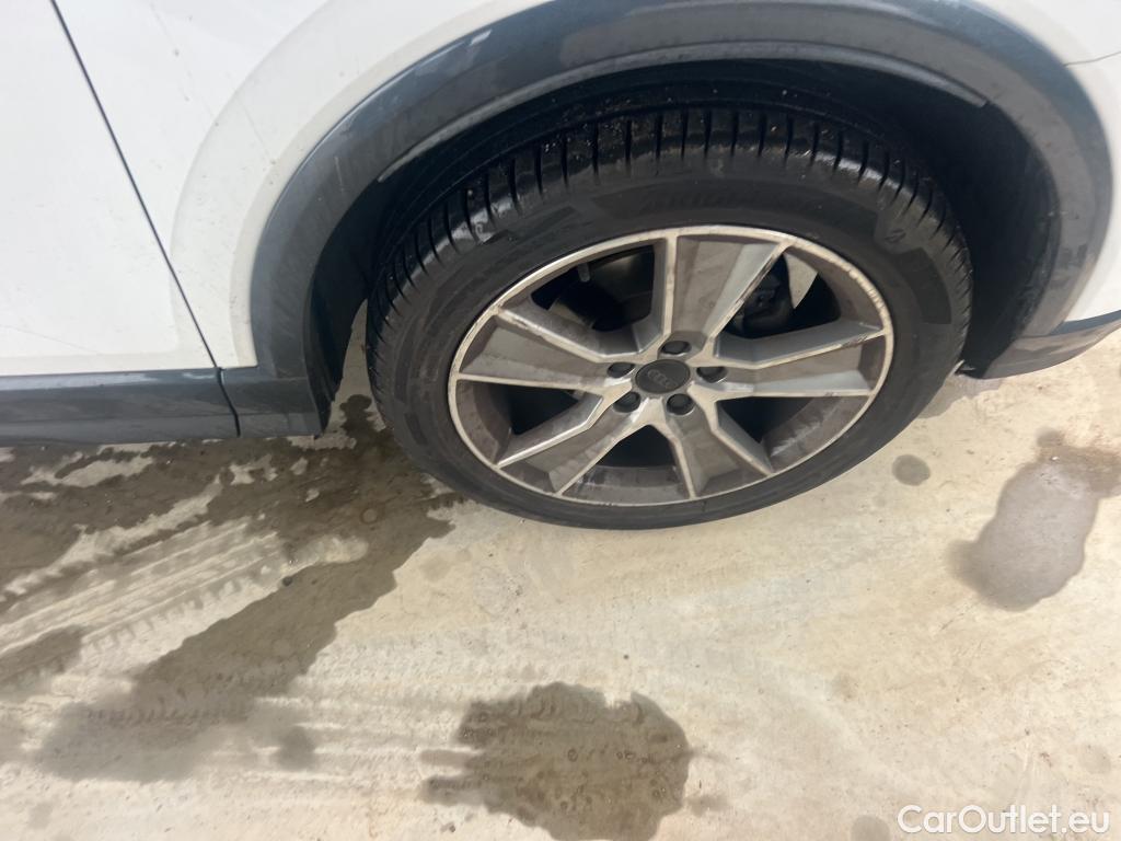  Audi  Q2 AUDI  / 2016 / 5P / todoterreno Design 35 TFSI 110kW (150CV) S tronic #3