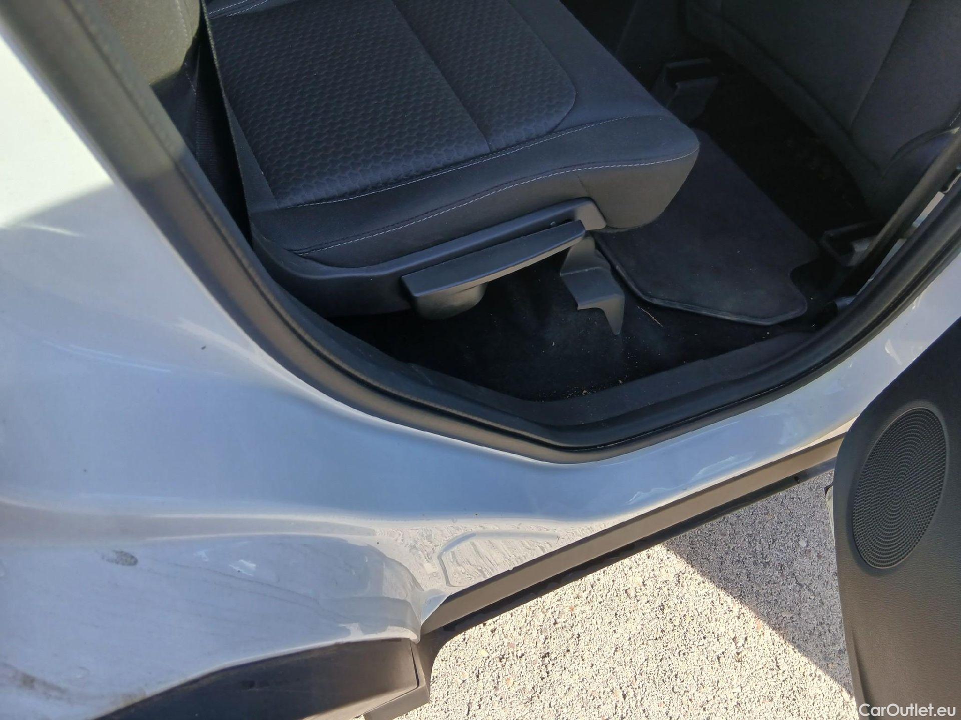  Ford  Kuga FORD  / 2016 / 5P / todoterreno 1.5 EcoBoost 88kW 4x2 Trend+ (CX) #57