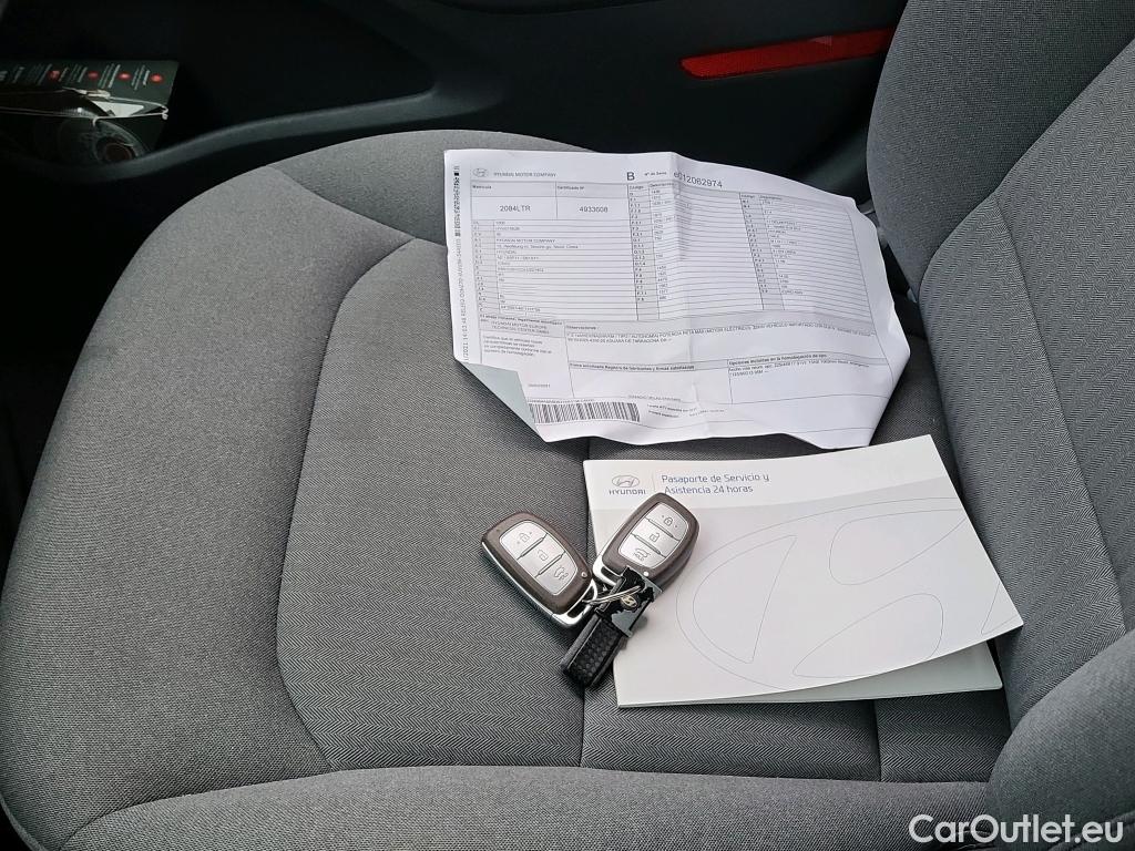  Hyundai   Ioniq HYUNDAI / 2019 / 5P / berlina con portón 1.6 GDI HEV Tecno DCT #16