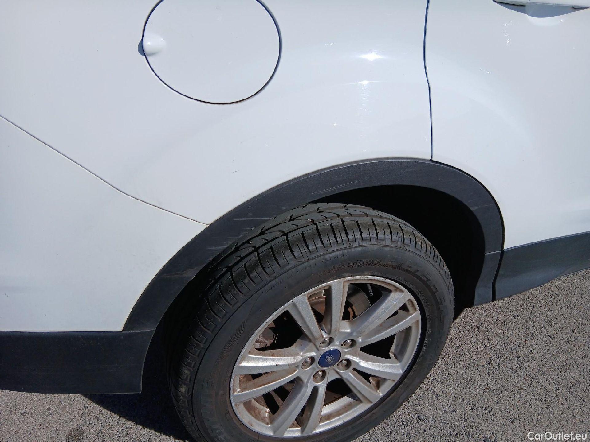  Ford  Kuga FORD  / 2016 / 5P / todoterreno 1.5 EcoBoost 88kW 4x2 Trend+ (CX) #49